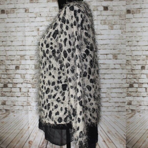 NWT! PB New Collection Blouse Cheetah Print - Picture 5 of 7